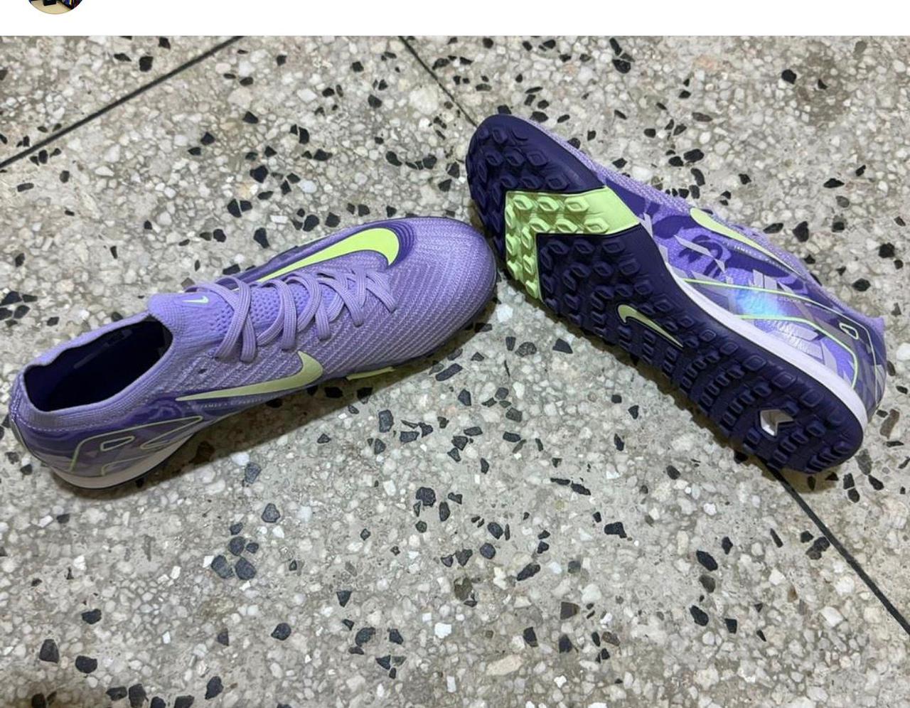 Football trainer shoes