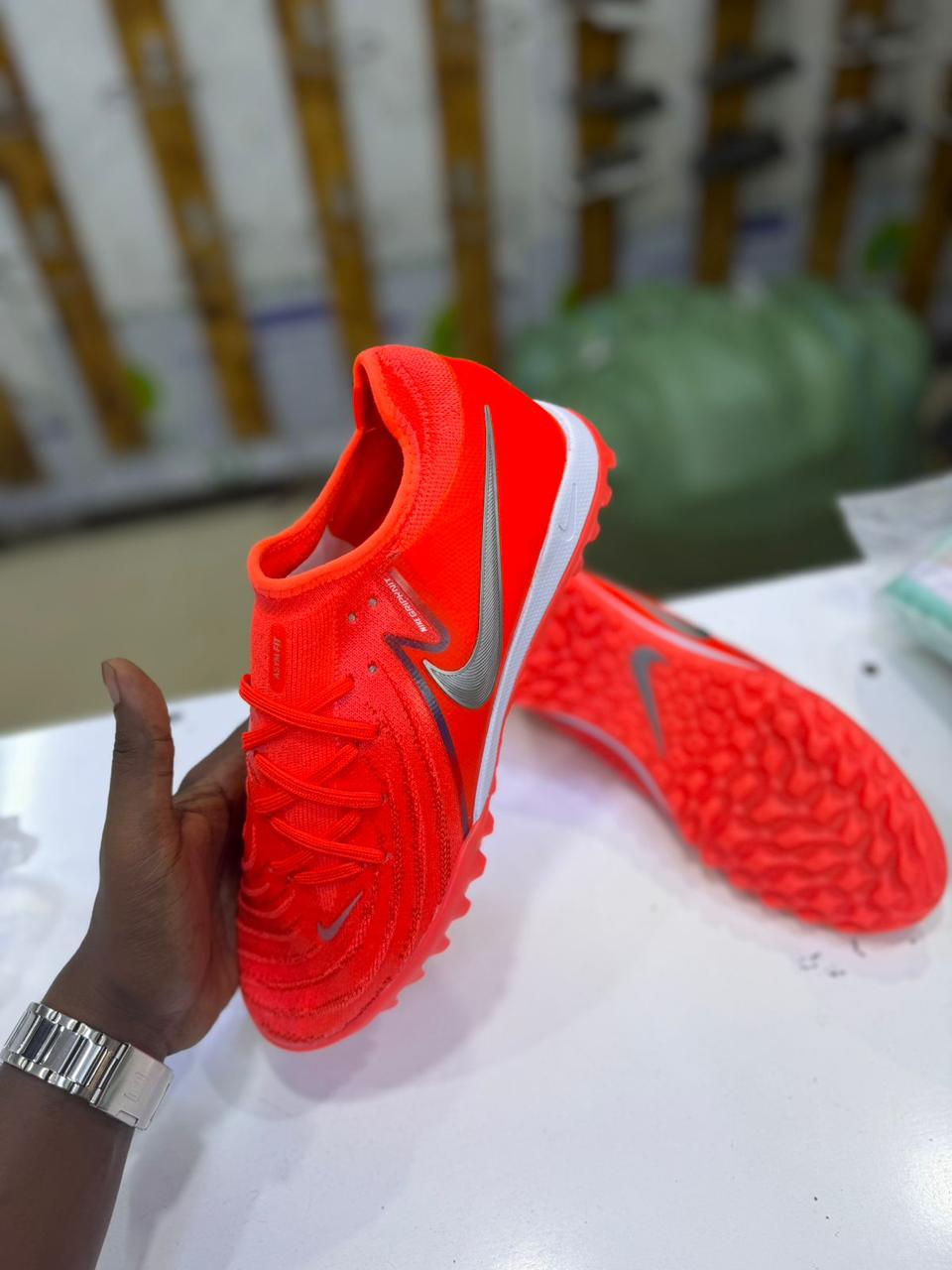 Football trainer shoes