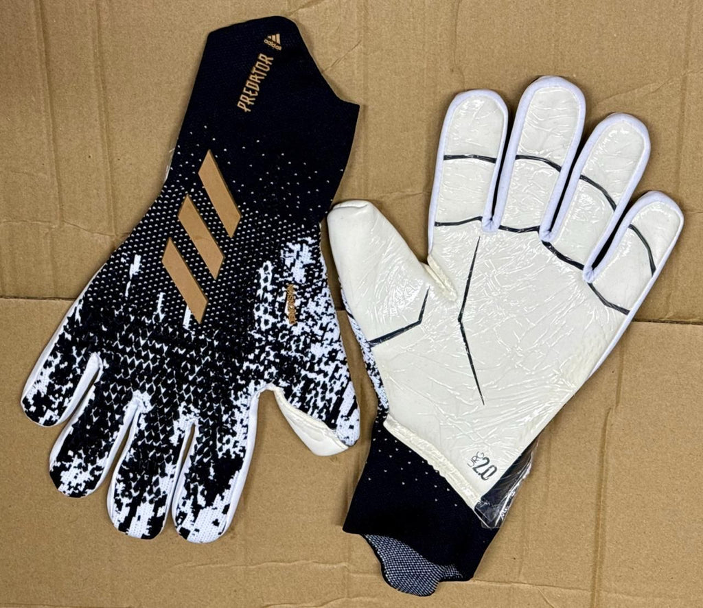 Goalkeeper gloves