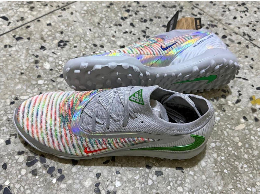 Football trainer shoes