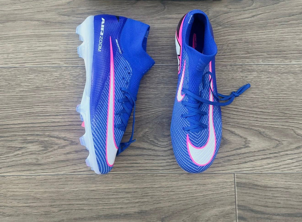 Soccer boots