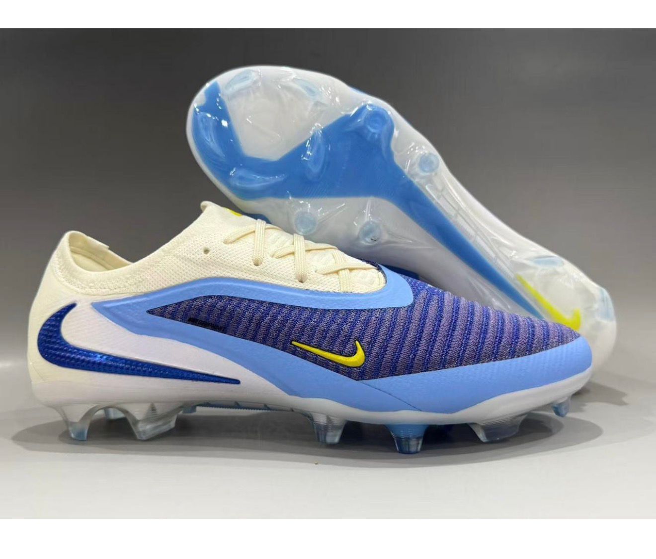 Soccer boots